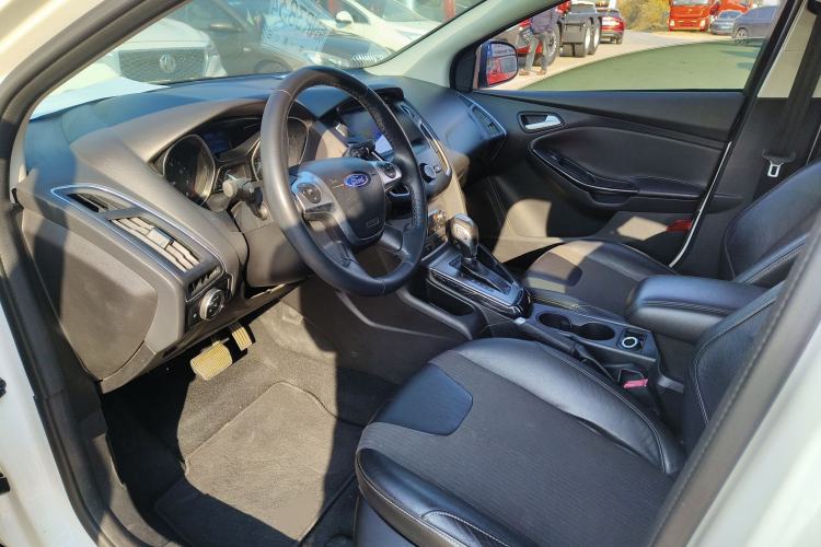 Used Ford Focus 2012 Sedan 1.6L Automatic Fashion Edition Driver Seat