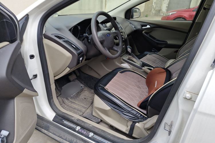 Used Ford Focus 2012 Sedan 1.6L Automatic Comfort Model Driver Seat