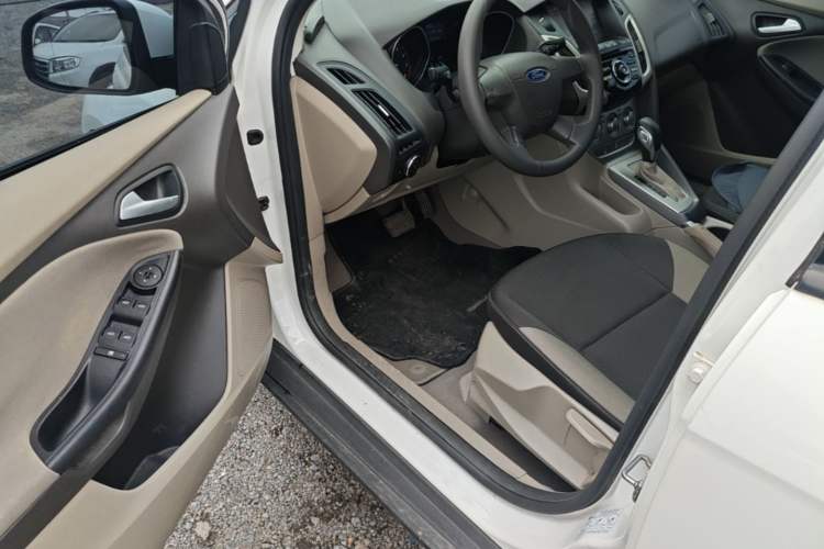 Used Ford Focus 2012 Sedan 1.6L Automatic Comfort Model Driver Seat