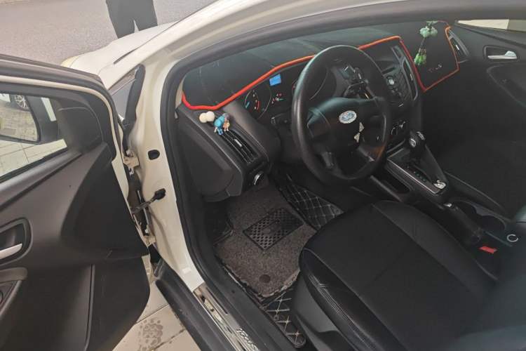 Used Ford Focus 2012 Hatchback 1.6L Automatic Comfort Model Driver Seat