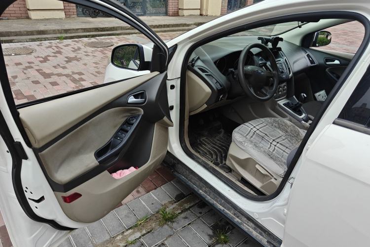 Used Ford Focus 2012 Sedan 1.6L Manual Comfort Model Driver Seat