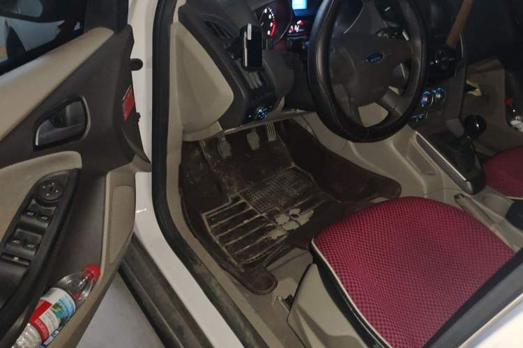 Used Ford Focus 2012 Sedan 1.6L Manual Comfort Model Driver Seat