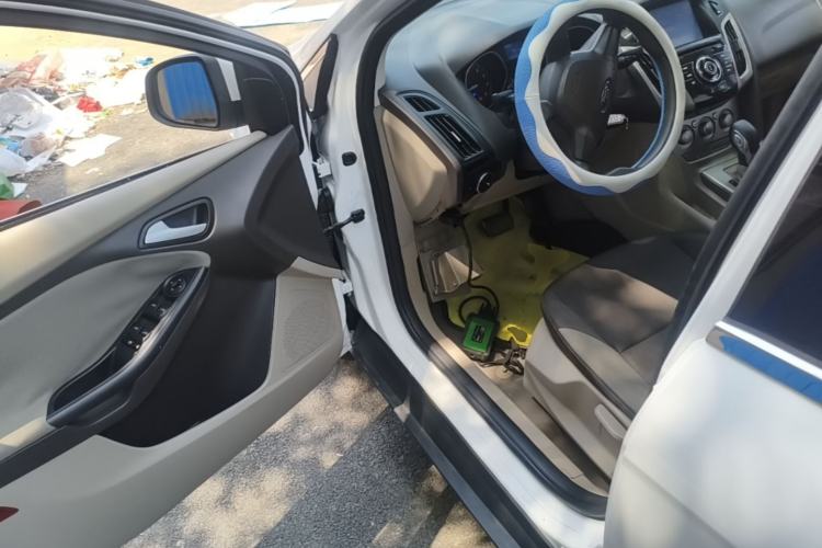 Used Ford Focus 2012 Sedan 1.6L Automatic Comfort Model Driver Seat