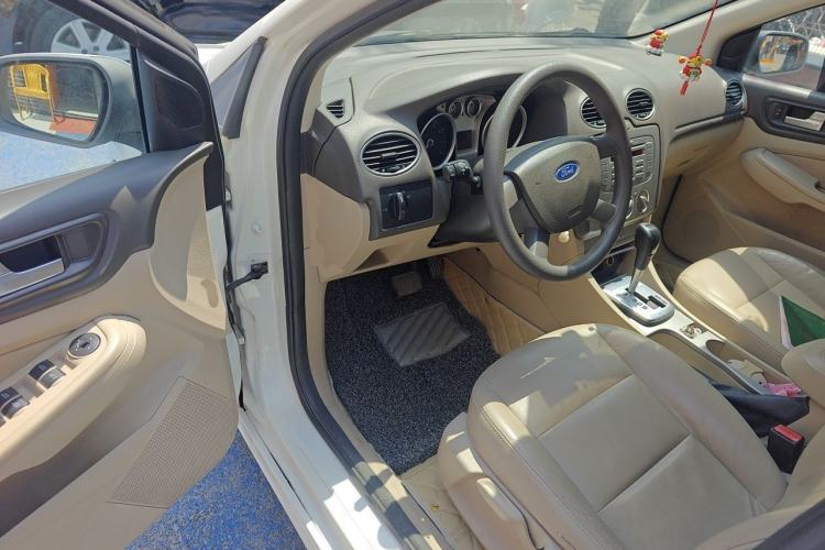 Used Ford Focus 2012 Hatchback Classic 1.8L Automatic Fashion Edition Driver Seat