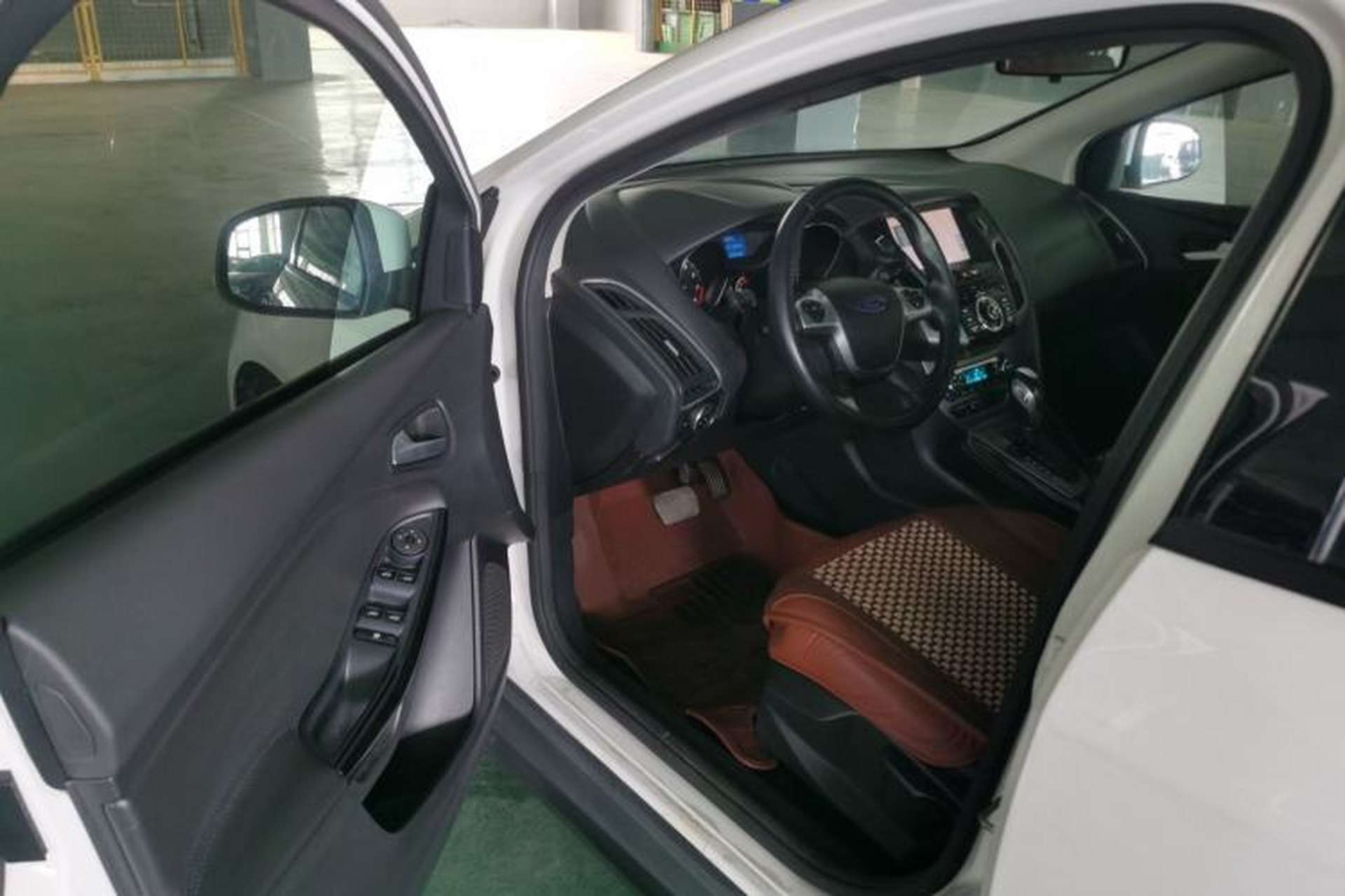 Used Ford Focus 2012 Hatchback 1.6L Automatic Fashion Edition Driver Seat