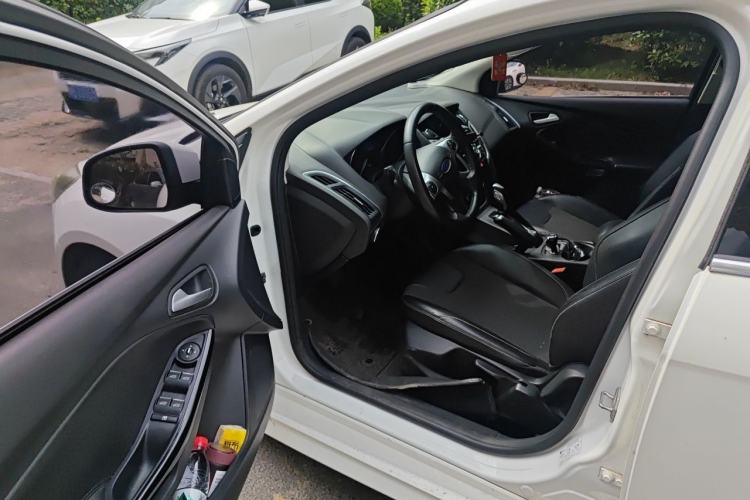 Used Ford Focus 2012 Hatchback 2.0L Automatic Luxury Sport Model Driver Seat