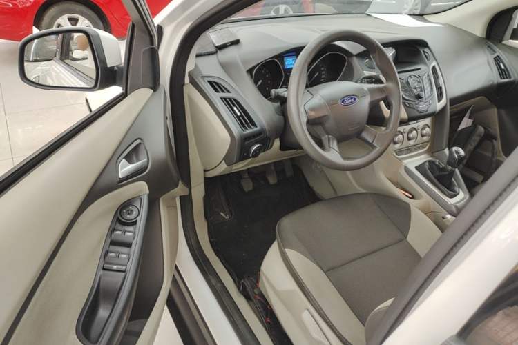 Used Ford Focus 2012 Sedan 1.6L Manual Comfort Model Driver Seat