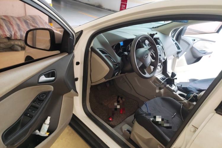 Used Ford Focus 2012 Sedan 1.6L Manual Comfort Model Driver Seat