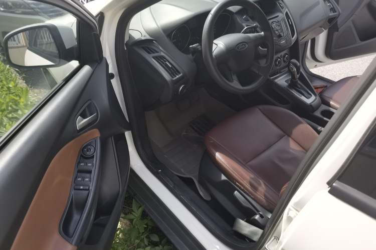 Used Ford Focus 2012 Hatchback 1.6L Automatic Comfort Model Driver Seat
