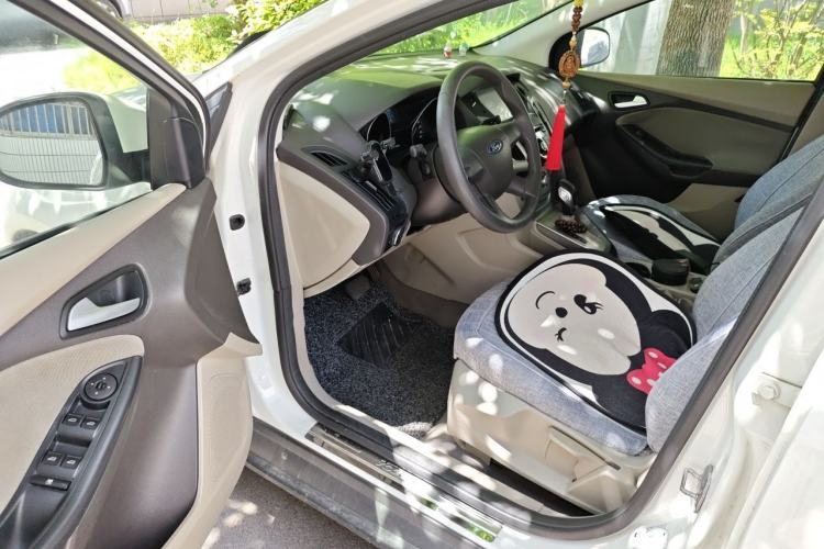 Used Ford Focus 2012 Sedan 1.6L Automatic Comfort Model Driver Seat