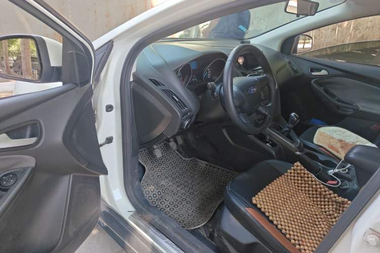 Used Ford Focus 2012 Hatchback 1.6L Manual Comfort Model Driver Seat