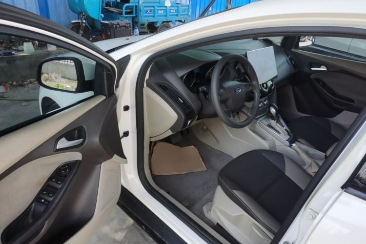 Used Ford Focus 2012 Sedan 1.6L Automatic Comfort Model Driver Seat