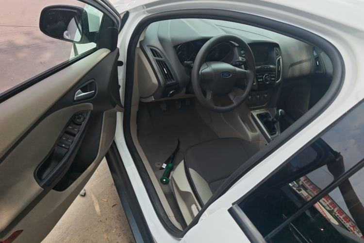 Used Ford Focus 2012 Sedan 1.6L Manual Comfort Model Driver Seat