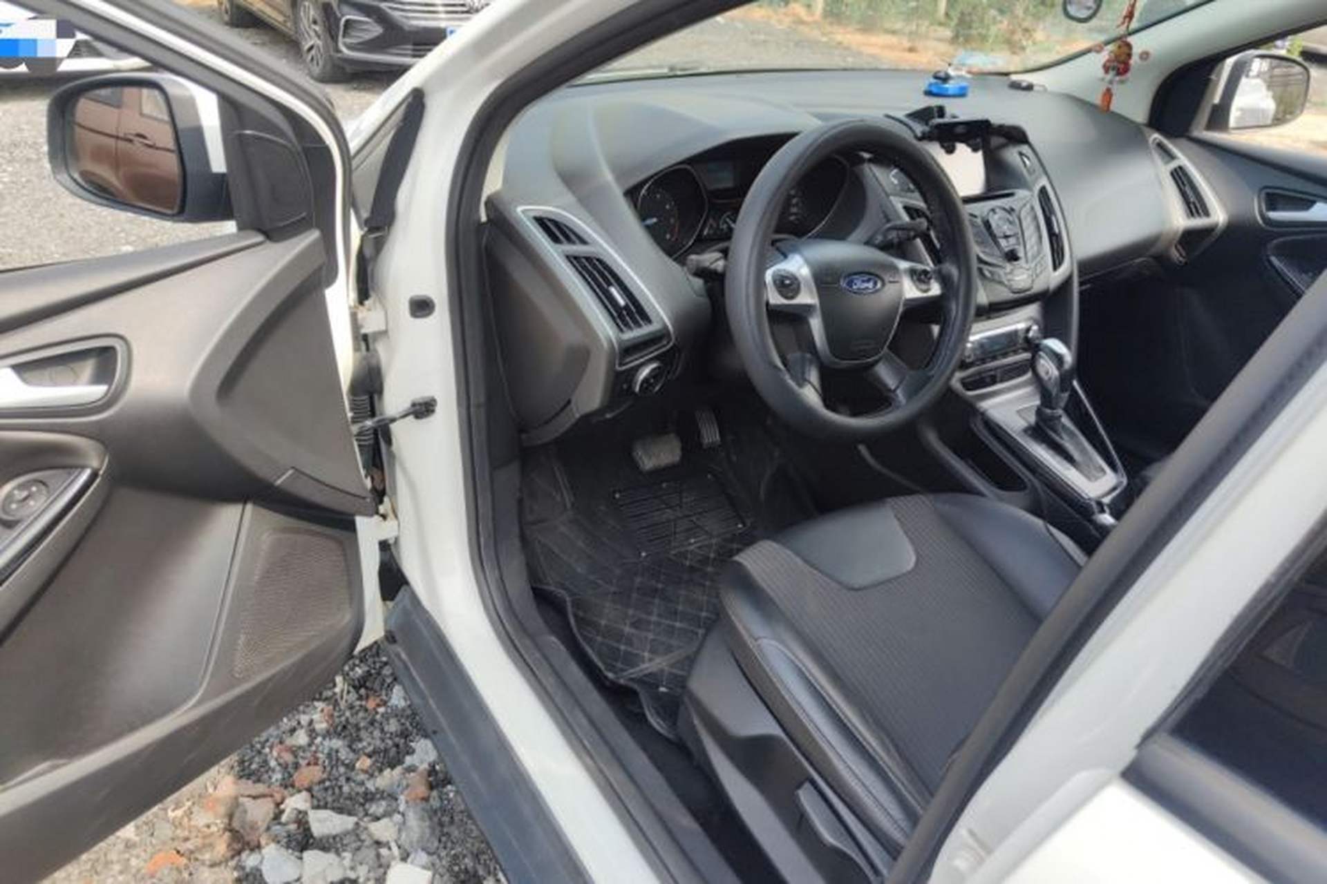Used Ford Focus 2012 Sedan 1.6L Automatic Fashion Edition Driver Seat
