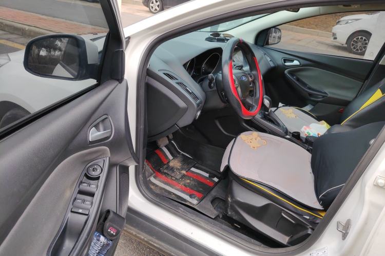 Used Ford Focus 2012 Hatchback 1.6L Automatic Comfort Model Driver Seat