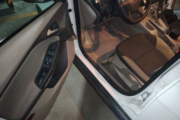 Used Ford Focus 2012 Sedan 1.6L Automatic Comfort Model Driver Seat