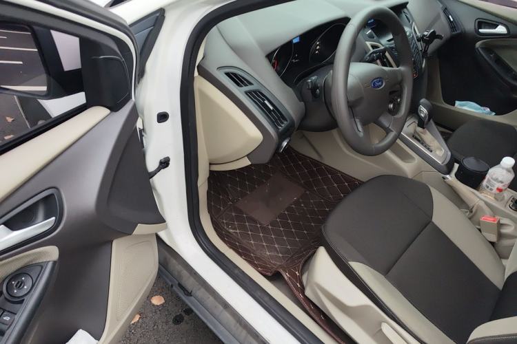Used Ford Focus 2012 Sedan 1.6L Automatic Comfort Model Driver Seat