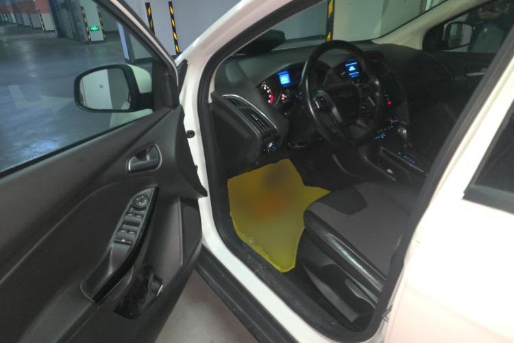 Used Ford Focus 2012 Sedan 1.6L Automatic Fashion Edition Driver Seat