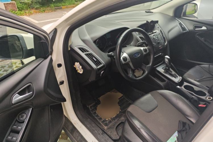 Used Ford Focus 2012 Hatchback 1.6L Automatic Fashion Edition Driver Seat