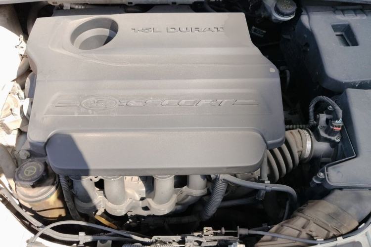Used Ford Focus 2012 Sedan 1.6L Automatic Fashion Edition Engine Bay