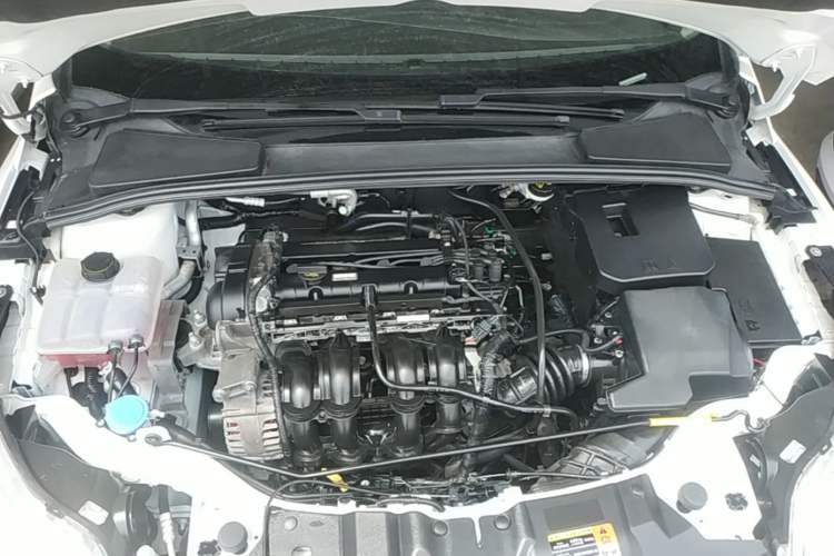 Used Ford Focus 2012 Sedan 1.6L Manual Comfort Model Engine Bay