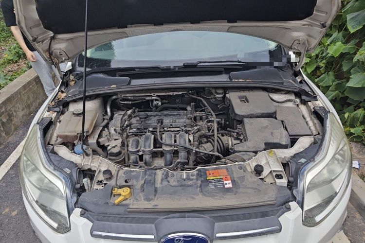 Used Ford Focus 2012 Sedan 1.6L Automatic Fashion Edition Engine Bay