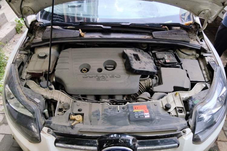 Used Ford Focus 2012 Hatchback 2.0L Manual Luxury Sport Model Engine Bay