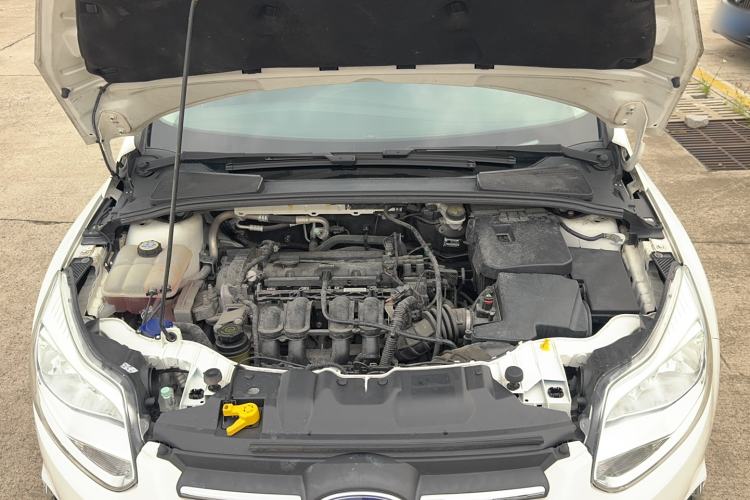 Used Ford Focus 2012 Hatchback 1.6L Automatic Fashion Edition Engine Bay