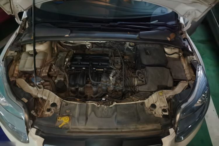 Used Ford Focus 2012 Sedan 1.6L Automatic Comfort Model Engine Bay