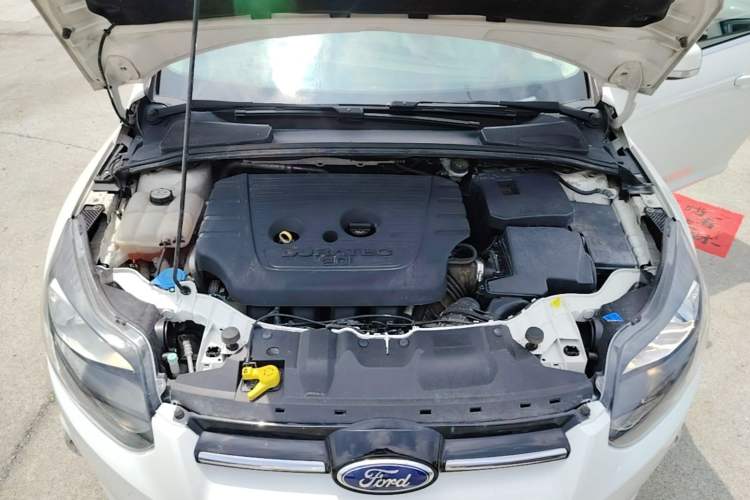 Used Ford Focus 2012 Hatchback 2.0L Automatic Luxury Sport Model Engine Bay