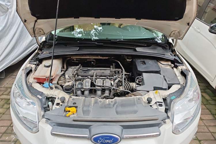 Used Ford Focus 2012 Sedan 1.6L Automatic Fashion Edition Engine Bay