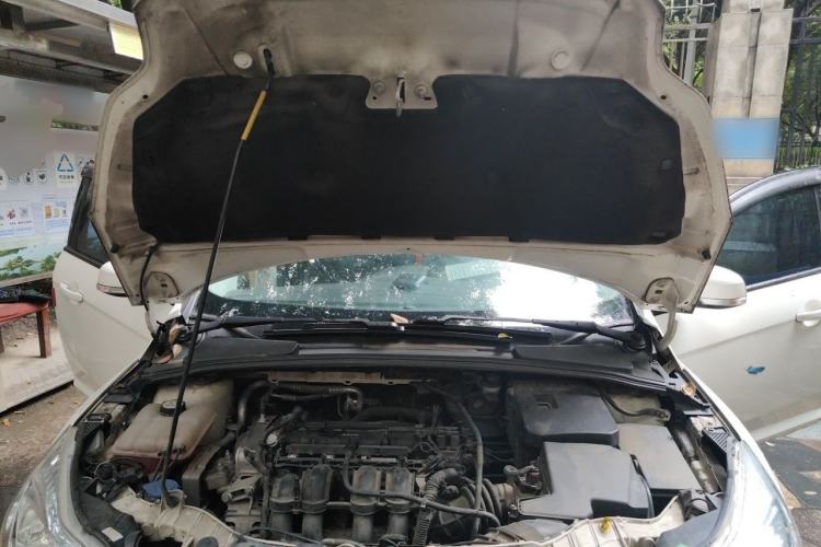Used Ford Focus 2012 Sedan 1.6L Manual Fashion Edition Engine Bay