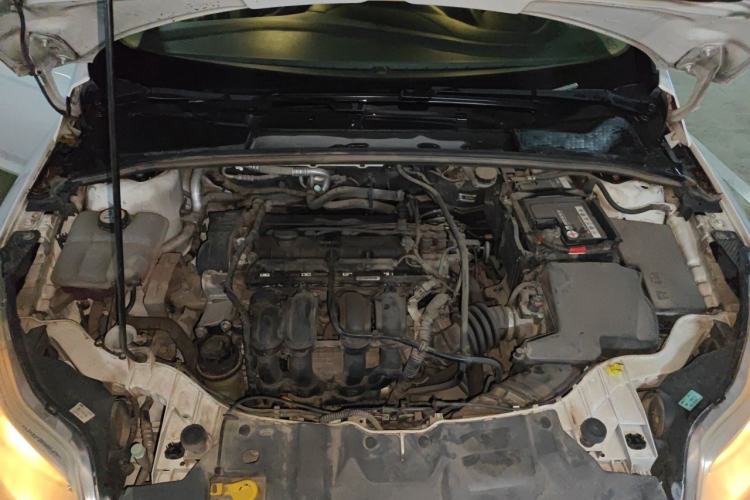 Used Ford Focus 2012 Sedan 1.6L Automatic Fashion Edition Engine Bay