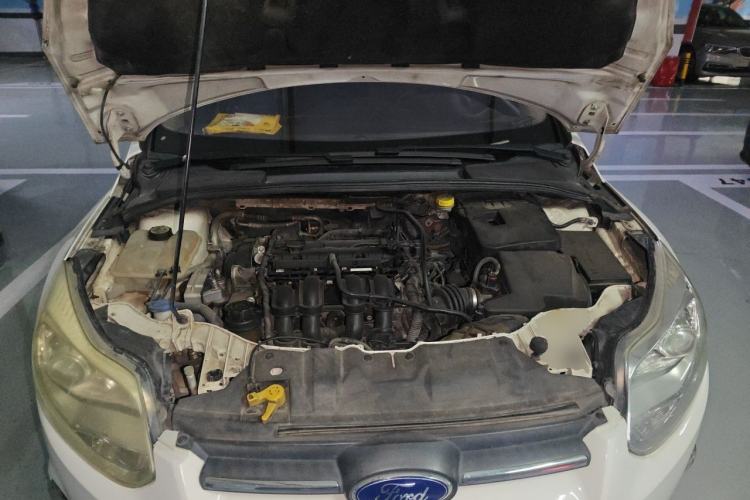 Used Ford Focus 2012 Sedan 1.6L Automatic Fashion Edition Engine Bay