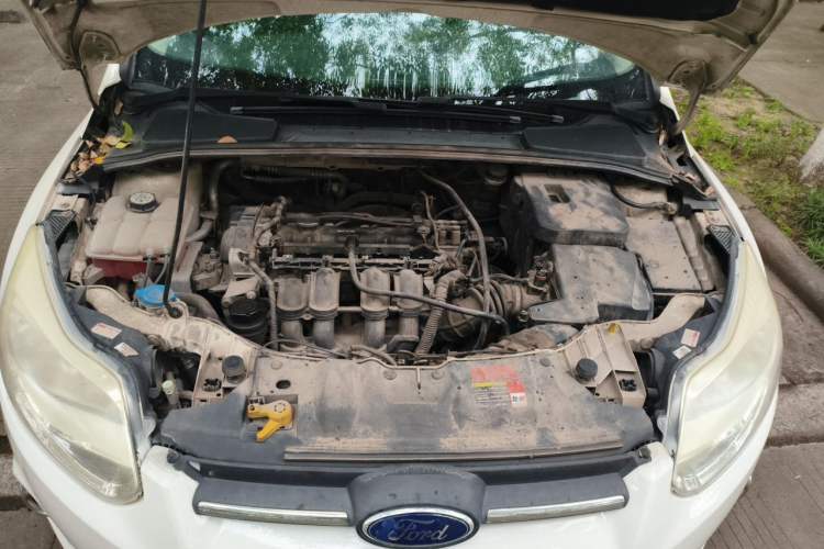 Used Ford Focus 2012 Sedan 1.6L Automatic Fashion Edition Engine Bay