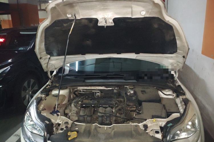 Used Ford Focus 2012 Sedan 1.6L Manual Comfort Model Engine Bay