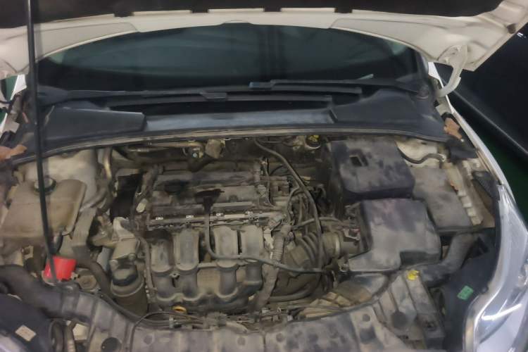 Used Ford Focus 2012 Sedan 1.6L Automatic Fashion Edition Engine Bay