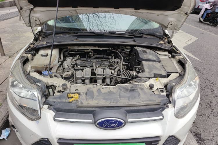Used Ford Focus 2012 Sedan 1.6L Automatic Fashion Edition Engine Bay
