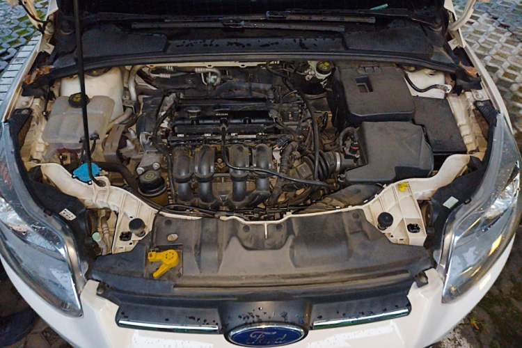 Used Ford Focus 2012 Sedan 1.6L Automatic Fashion Edition Engine Bay