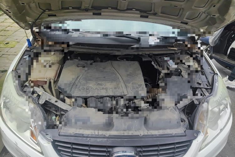 Used Ford Focus 2012 Sedan Classic 1.8L Manual Base Model Engine Bay