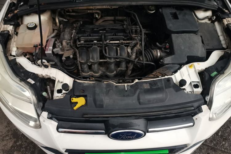 Used Ford Focus 2012 Sedan 1.6L Automatic Fashion Edition Engine Bay