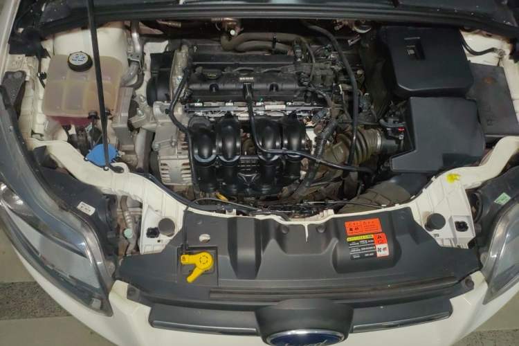 Used Ford Focus 2012 Sedan 1.6L Manual Fashion Edition Engine Bay