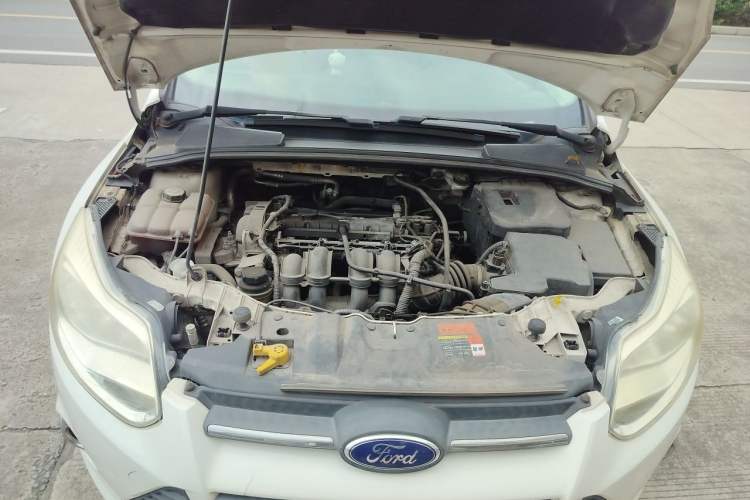 Used Ford Focus 2012 Sedan 1.6L Automatic Fashion Edition Engine Bay