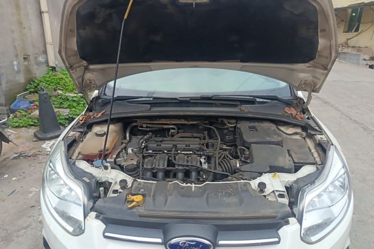 Used Ford Focus 2012 Hatchback 1.6L Automatic Comfort Model Engine Bay