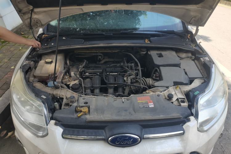 Used Ford Focus 2012 Sedan 1.6L Automatic Fashion Edition Engine Bay