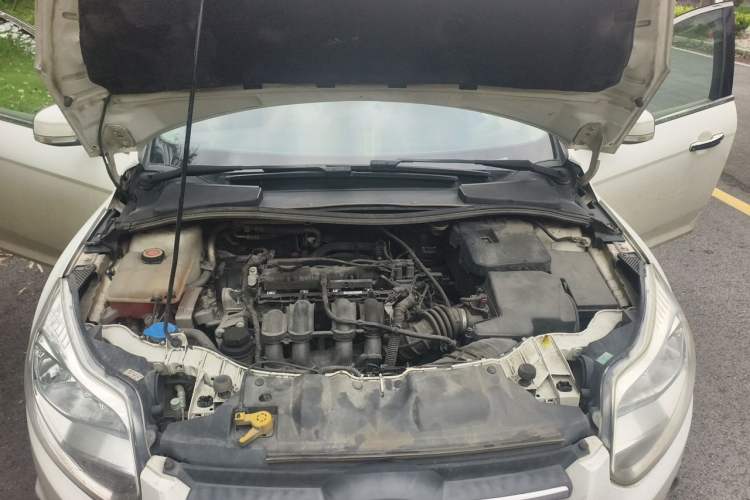 Used Ford Focus 2012 Sedan 1.6L Automatic Fashion Edition Engine Bay