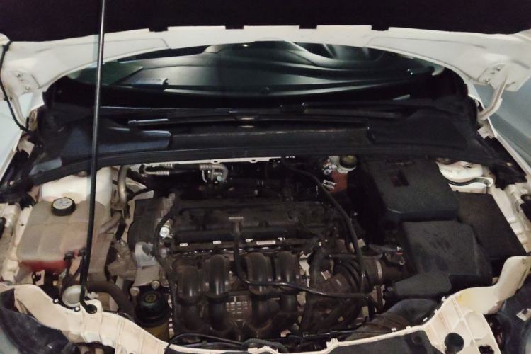 Used Ford Focus 2012 Sedan 1.6L Automatic Fashion Edition Engine Bay