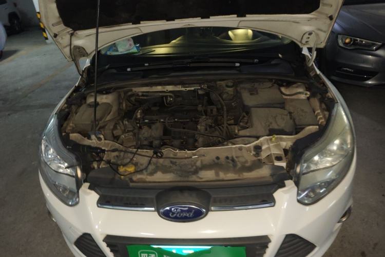 Used Ford Focus 2012 Sedan 1.6L Manual Fashion Edition Engine Bay
