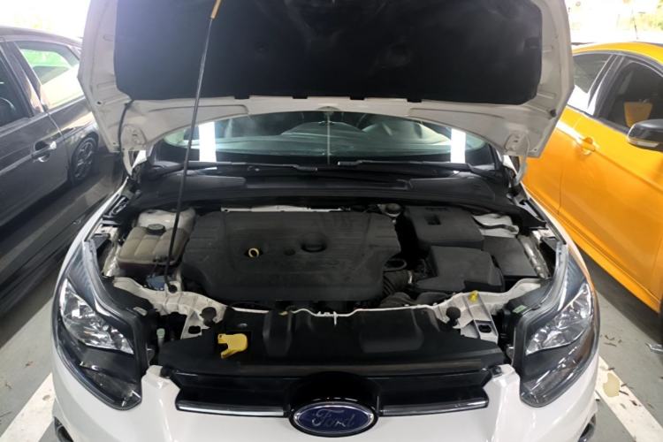 Used Ford Focus 2012 Hatchback 2.0L Manual Luxury Sport Model Engine Bay