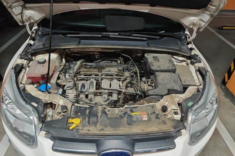 Used Ford Focus 2012 Sedan 1.6L Manual Fashion Edition Engine Bay